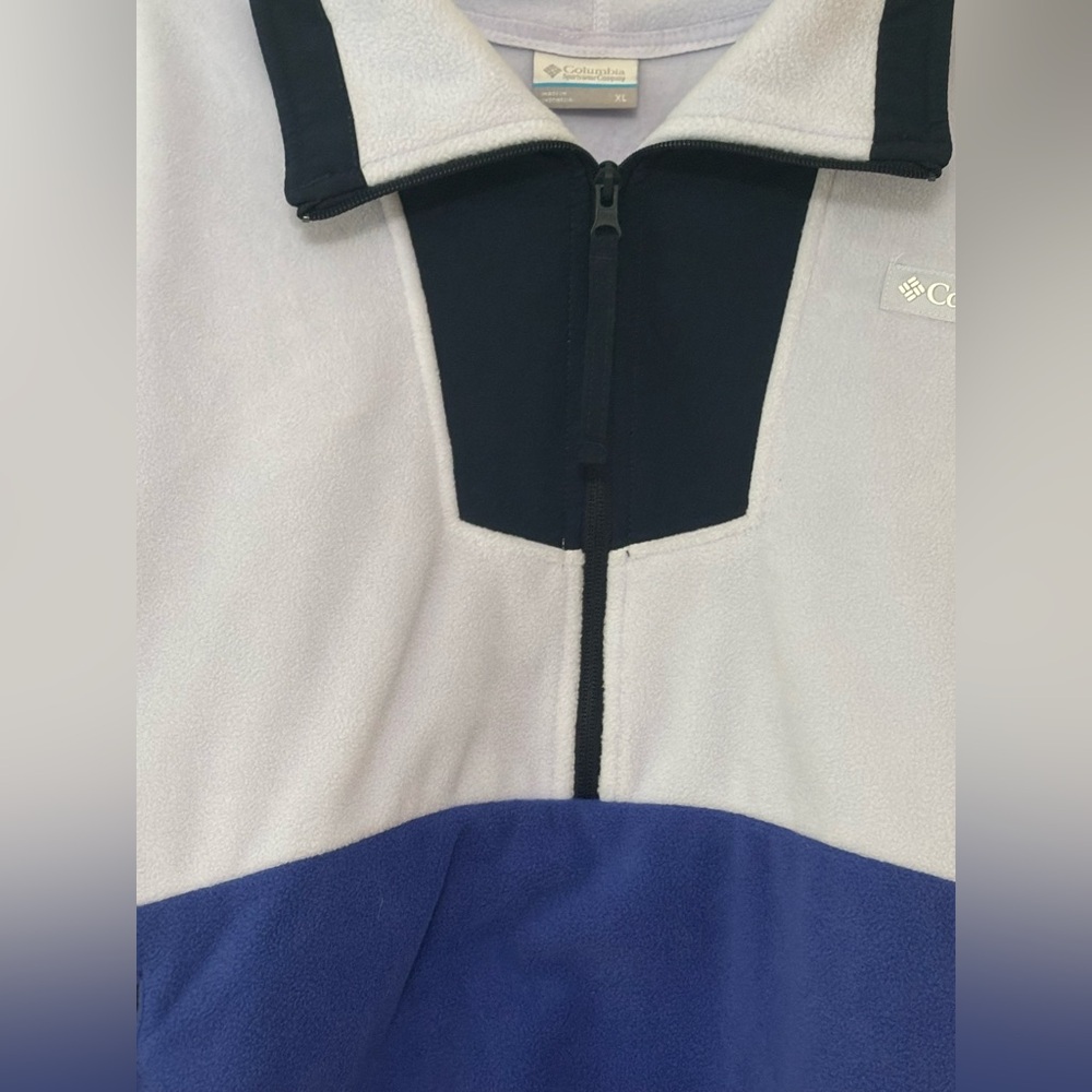 Columbia Women's Blue and White Jacket - Picture 9 of 9